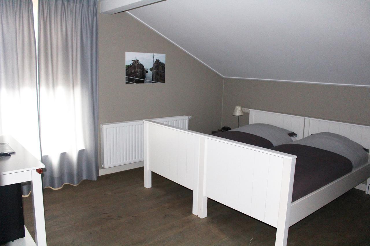 Hotel Restaurant Wad Oars Anjum Kültér fotó
