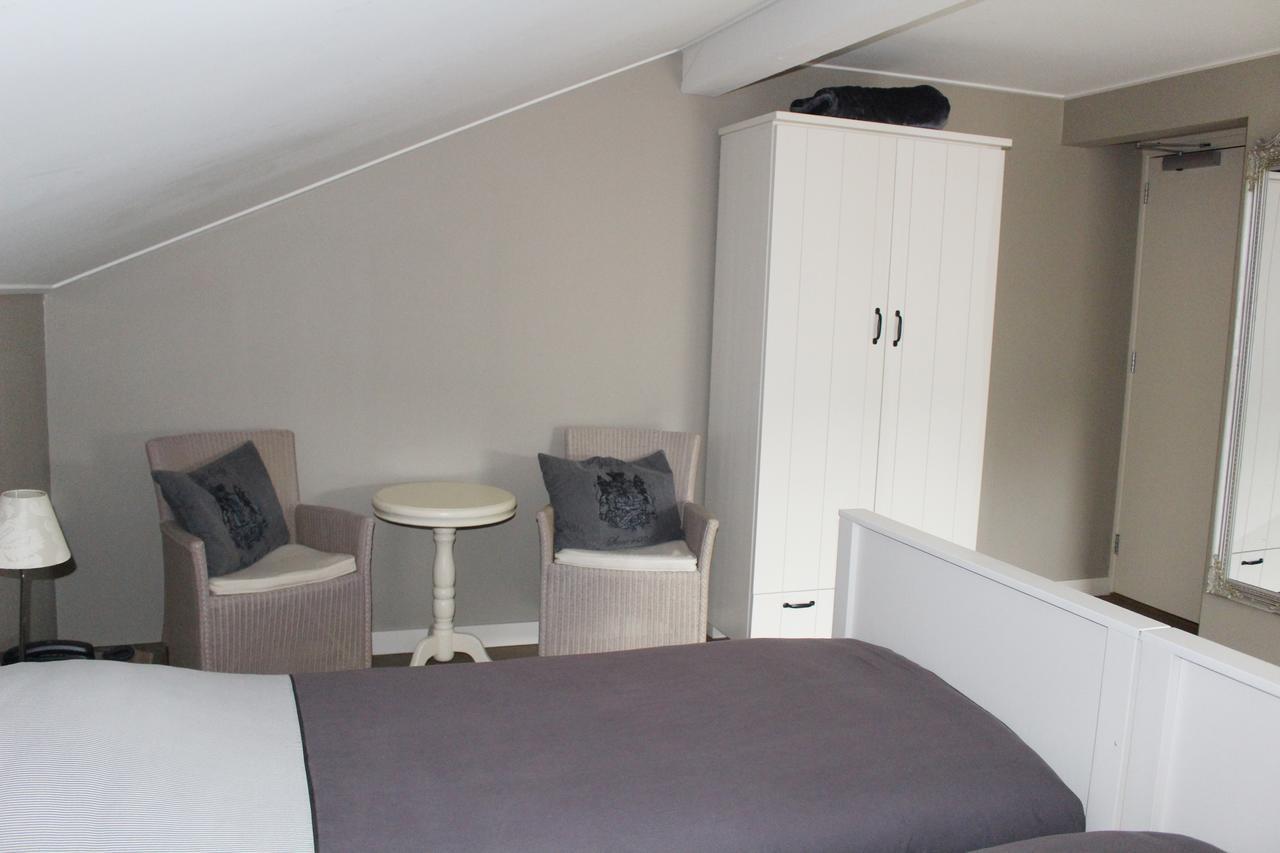 Hotel Restaurant Wad Oars Anjum Kültér fotó