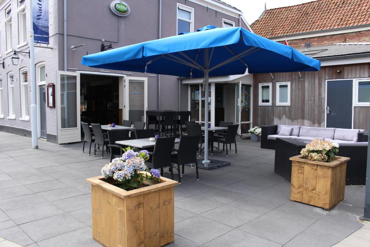 Hotel Restaurant Wad Oars Anjum Kültér fotó